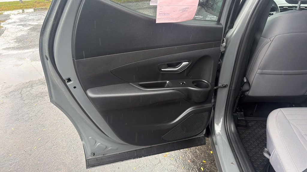 Additional photo of vehicle.