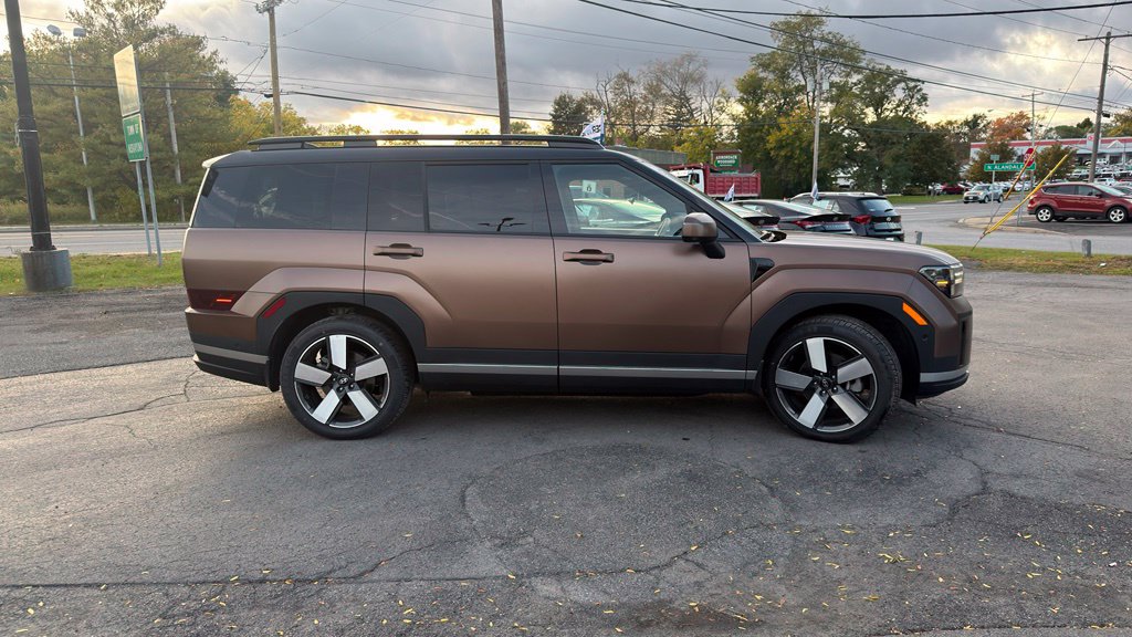 Additional photo of vehicle.