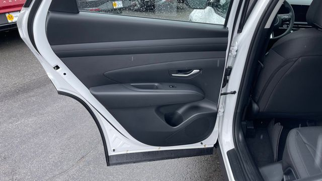 2025 Hyundai Tucson SE - Photo 13