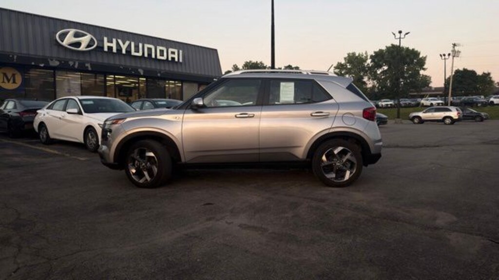 Used 2024 Hyundai Venue SUV