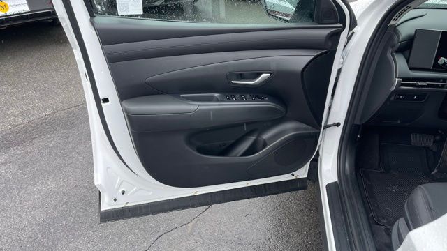 2025 Hyundai Tucson SE - Photo 24
