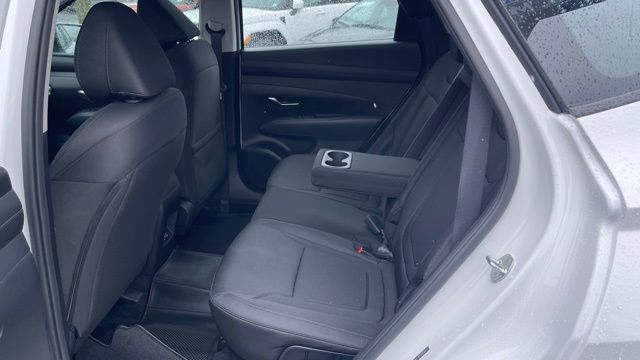 2025 Hyundai Tucson SE - Photo 12