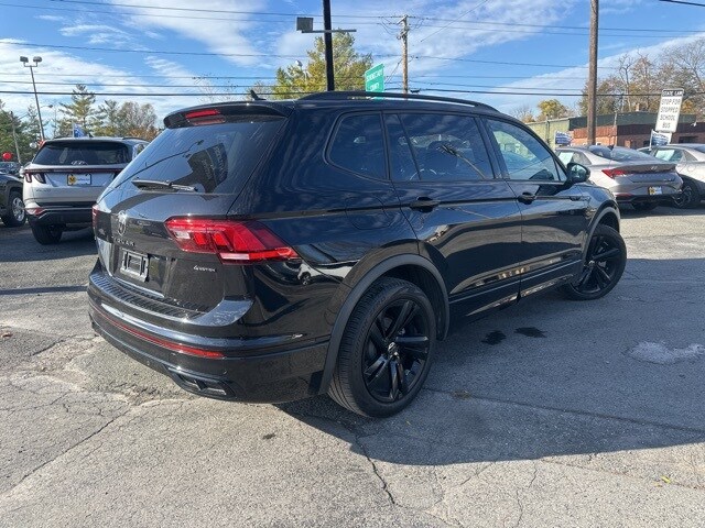 2024 Volkswagen Tiguan SE R-Line Black photo 3