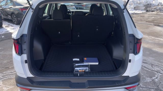 2025 Hyundai Tucson SE - Photo 11