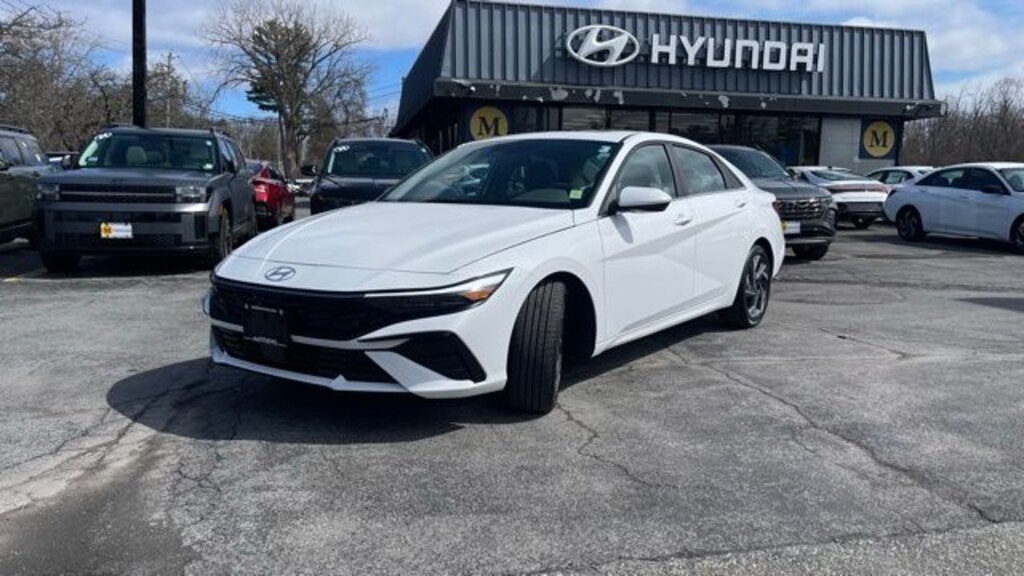 Certified 2025 Hyundai Elantra SEL Convenience Sedan