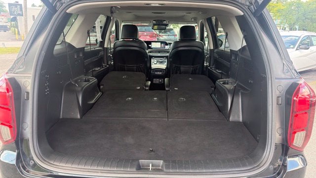 Additional photo of vehicle.