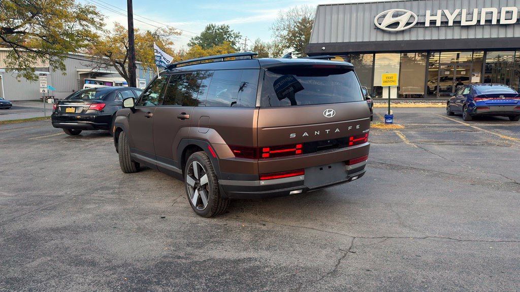 Additional photo of vehicle.