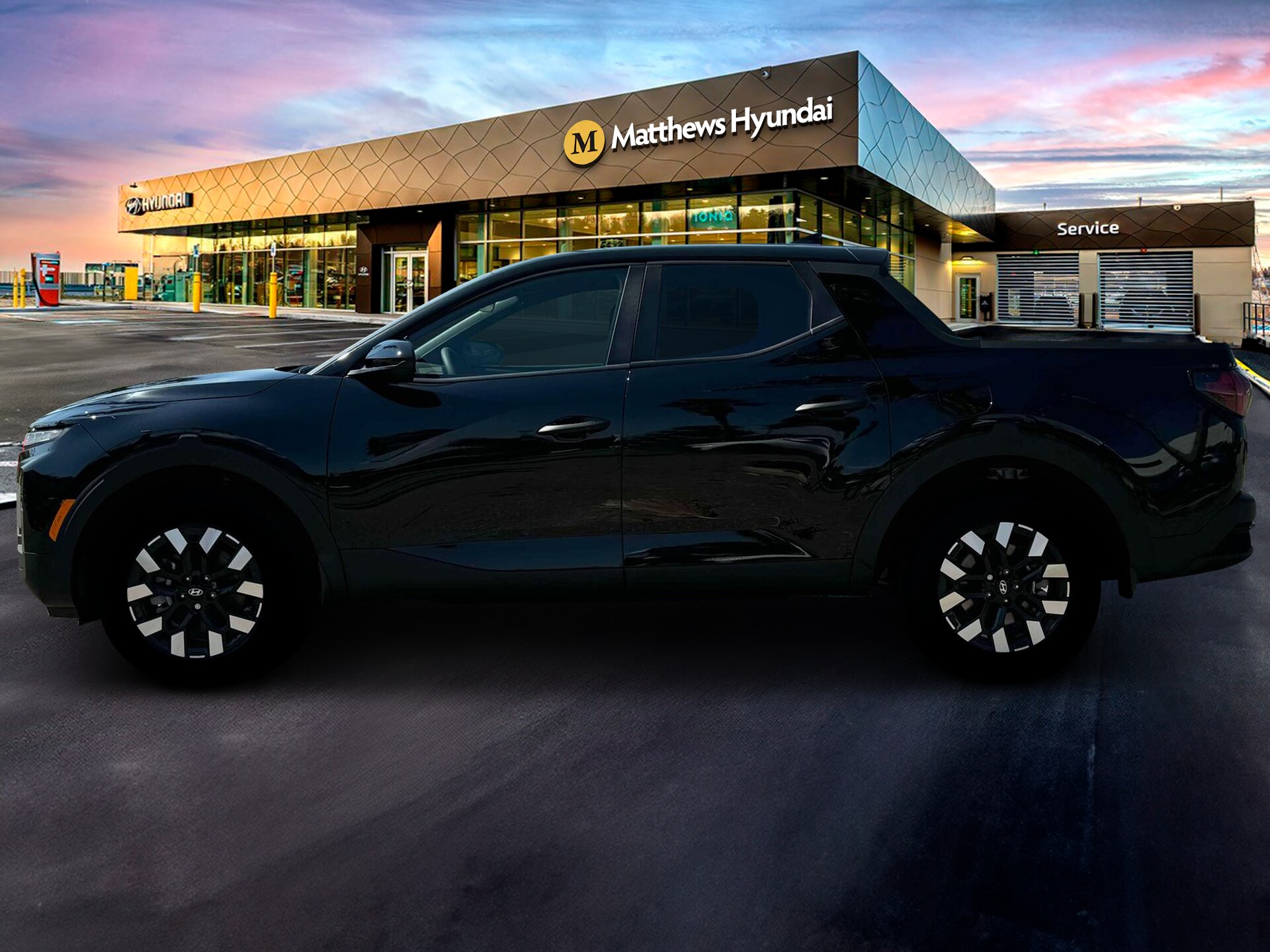 2025 Hyundai Santa Cruz SE photo 2