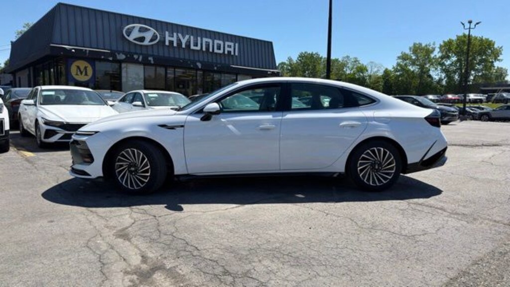 Certified 2025 Hyundai Sonata Hybrid SEL Sedan