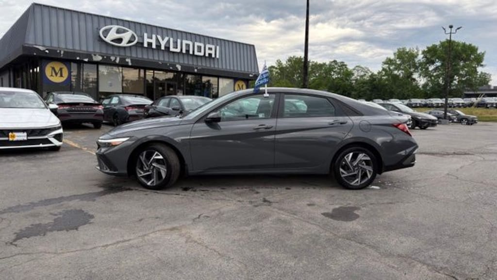 Certified 2025 Hyundai Elantra SEL Sport Sedan