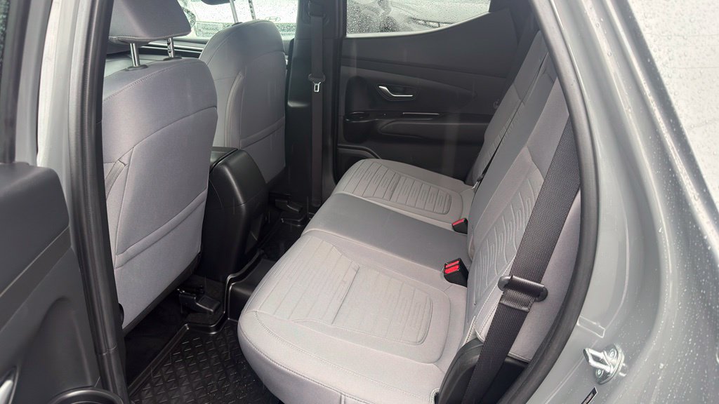 Additional photo of vehicle.