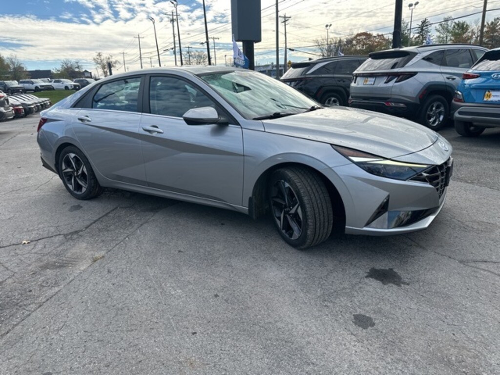 Certified 2022 Hyundai Elantra Limited Sedan