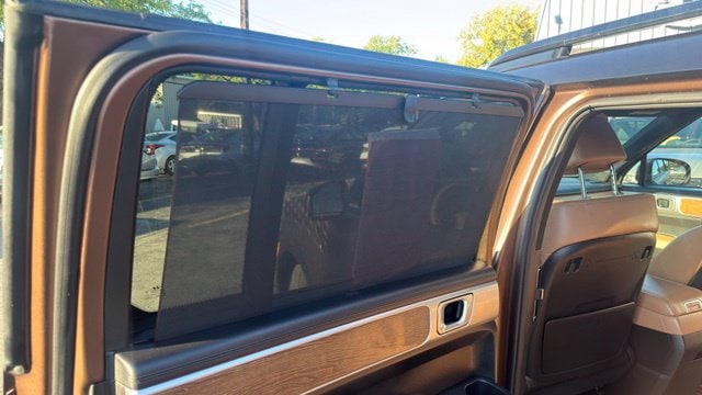 Additional photo of vehicle.