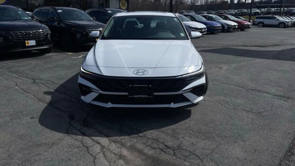 Certified 2025 Hyundai Elantra SEL Convenience Sedan