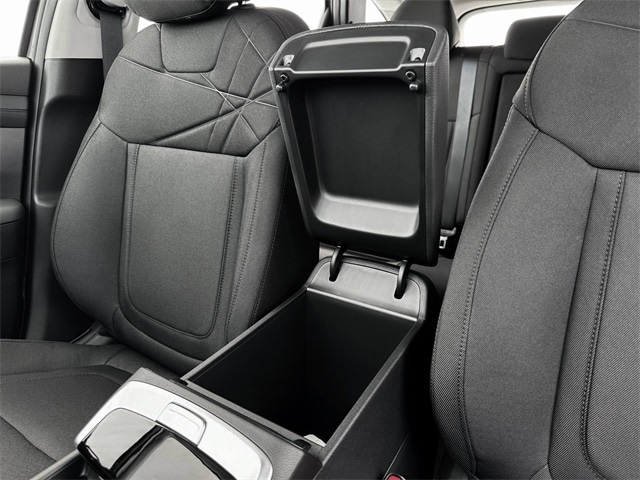 2025 Hyundai Tucson SE - Photo 18