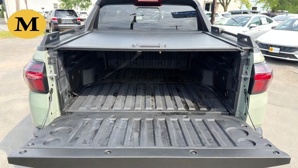 Additional photo of vehicle.