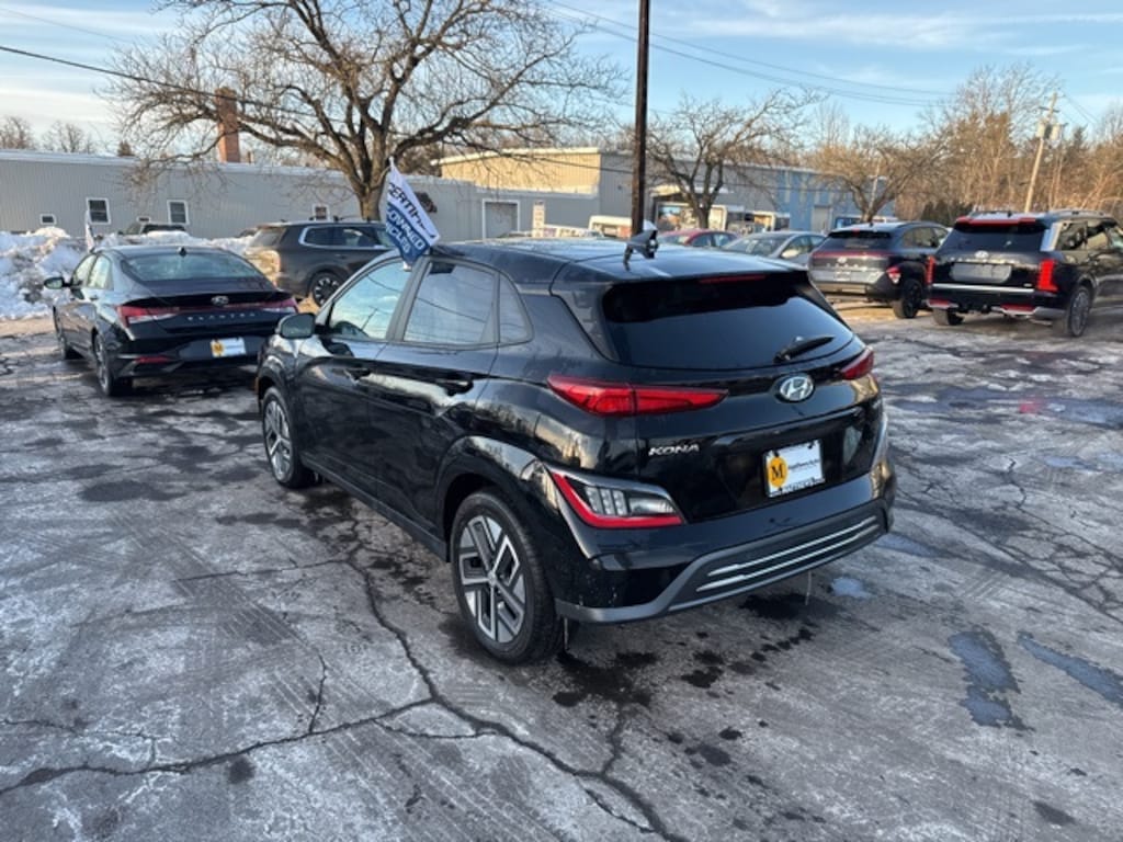 Used 2022 Hyundai Kona Electric Limited SUV