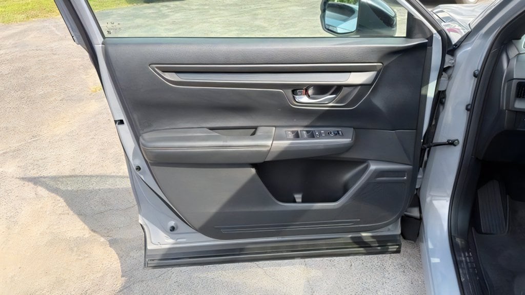 Additional photo of vehicle.