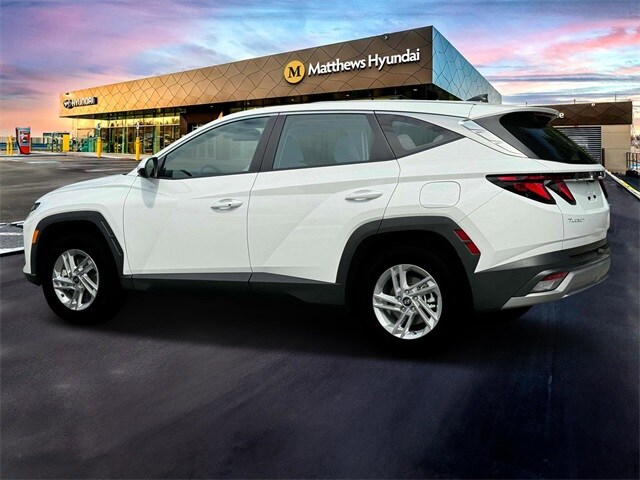 2025 Hyundai Tucson SE photo 4
