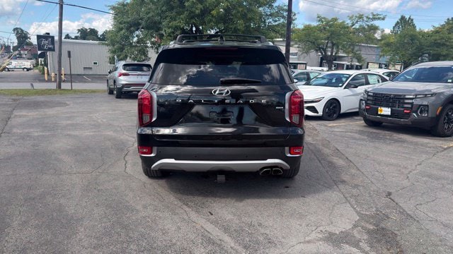 Additional photo of vehicle.