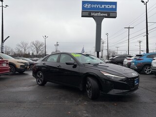 2023 Hyundai Elantra SEL Sedan
