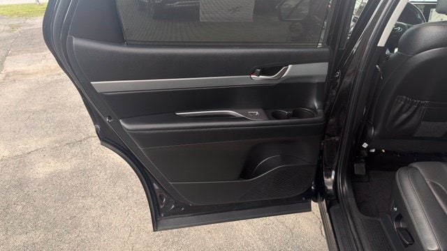 Additional photo of vehicle.
