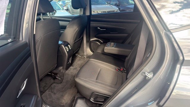 Additional photo of vehicle.