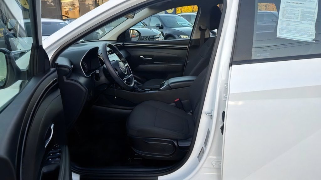 Additional photo of vehicle.