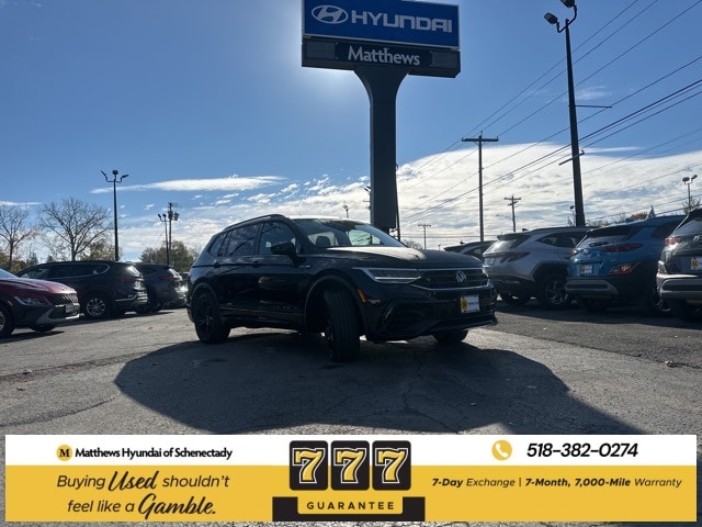 2024 Volkswagen Tiguan SE R-LINE BLACK's photo
