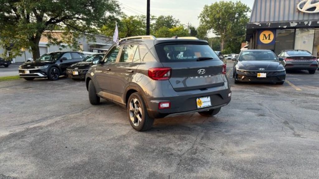 Certified 2024 Hyundai Venue SUV