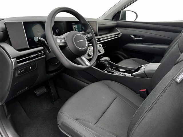 2025 Hyundai Tucson SE - Photo 14