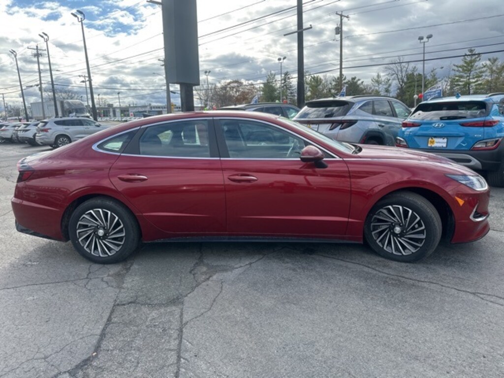 Used 2023 Hyundai Sonata Hybrid SEL Sedan