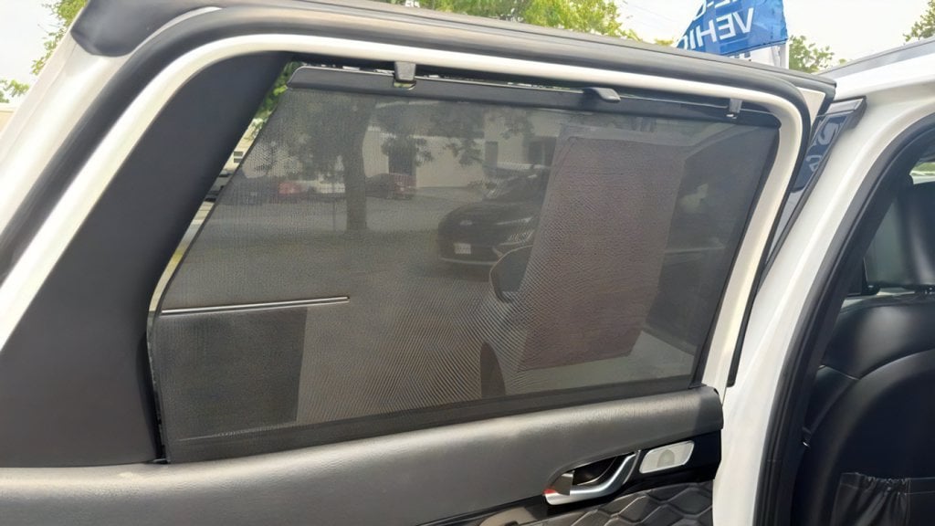 Additional photo of vehicle.