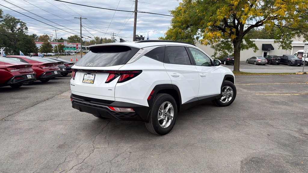 Additional photo of vehicle.
