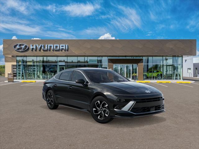 2025 Hyundai Sonata SEL photo 2