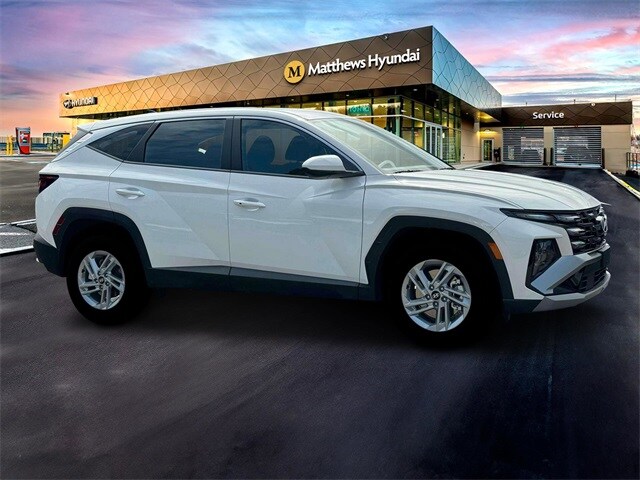 2025 Hyundai Tucson SE - Photo 10