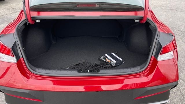 2025 Hyundai Elantra SEL - Photo 11