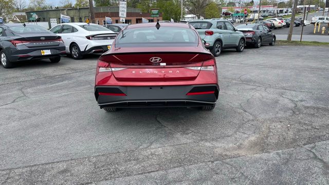 2025 Hyundai Elantra SEL - Photo 8