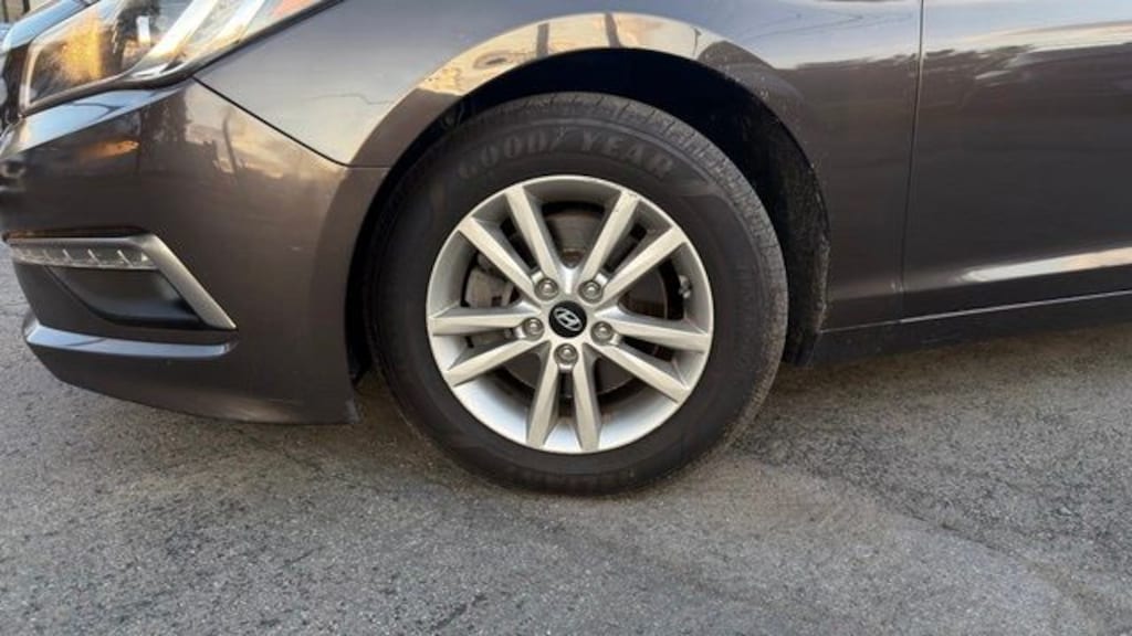 Used 2015 Hyundai Sonata SE w/PZEV Sedan