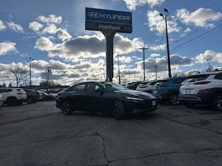 2023 Hyundai Elantra SEL Sedan