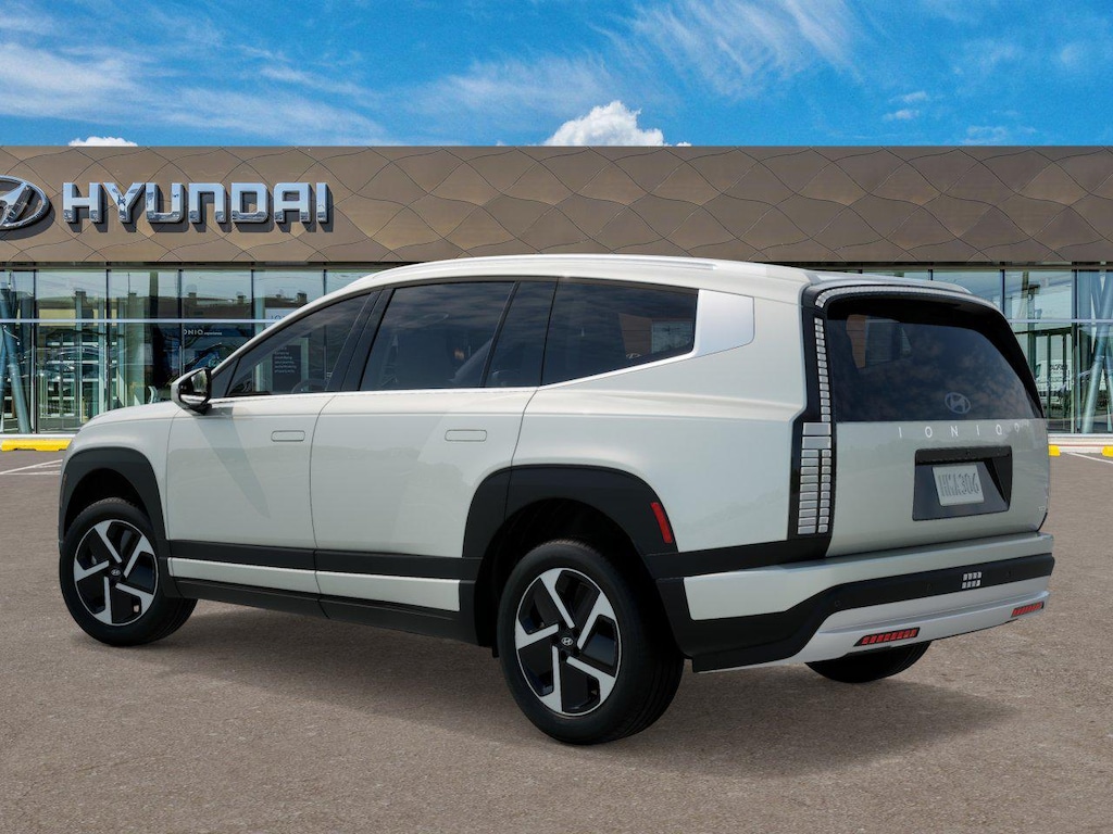 2026 Hyundai Ioniq SE photo 3