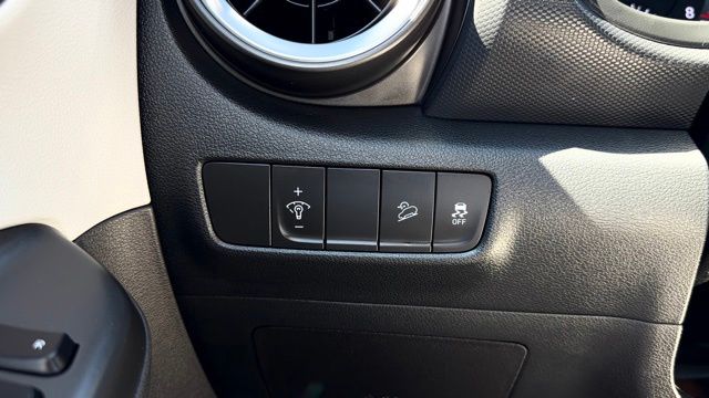 2023 Hyundai Kona SEL - Photo 28