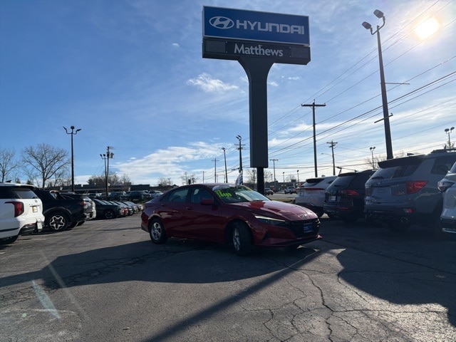 2023 Hyundai Elantra SE