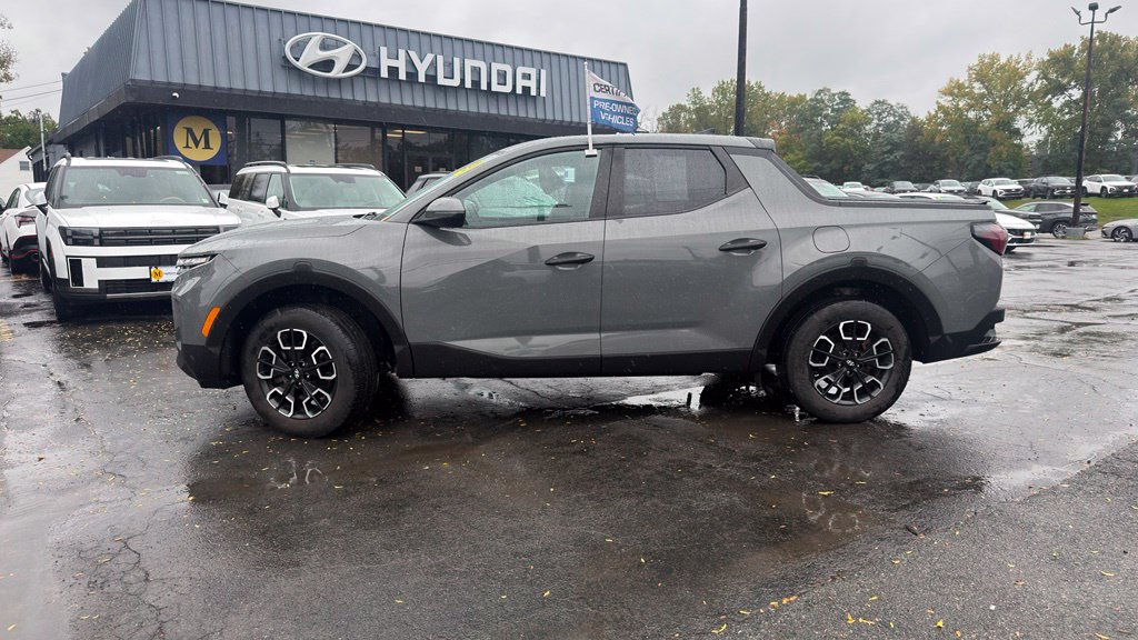 Additional photo of vehicle.