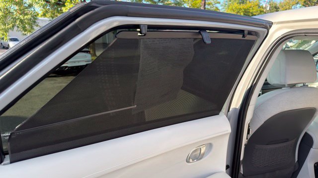 Additional photo of vehicle.