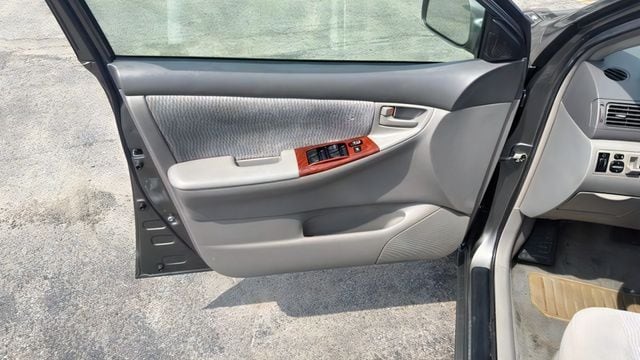 Additional photo of vehicle.