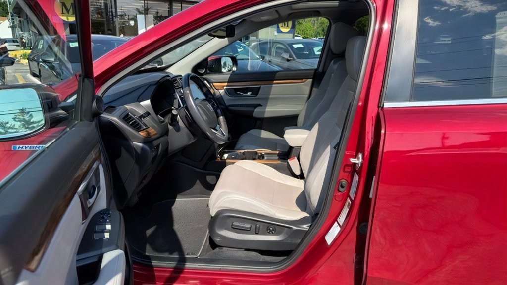 Additional photo of vehicle.