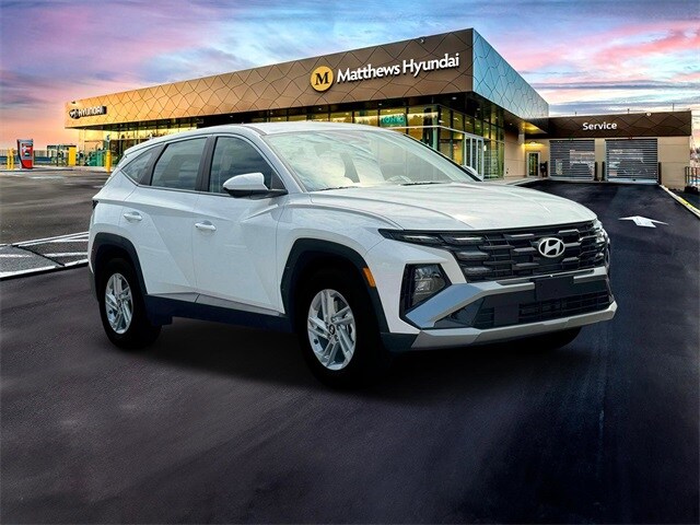 2025 Hyundai Tucson SE - Photo 11