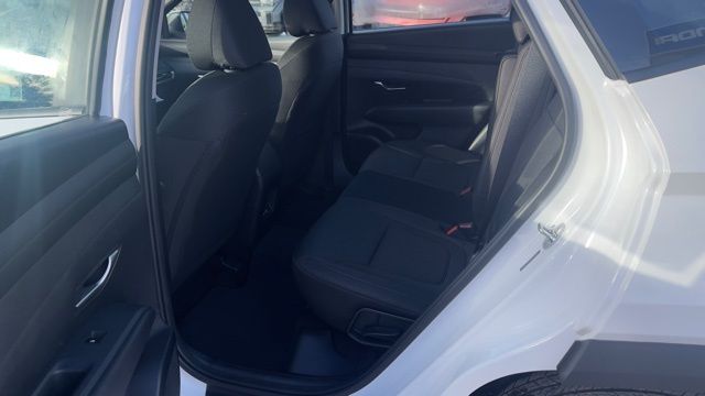 2025 Hyundai Tucson SE - Photo 12