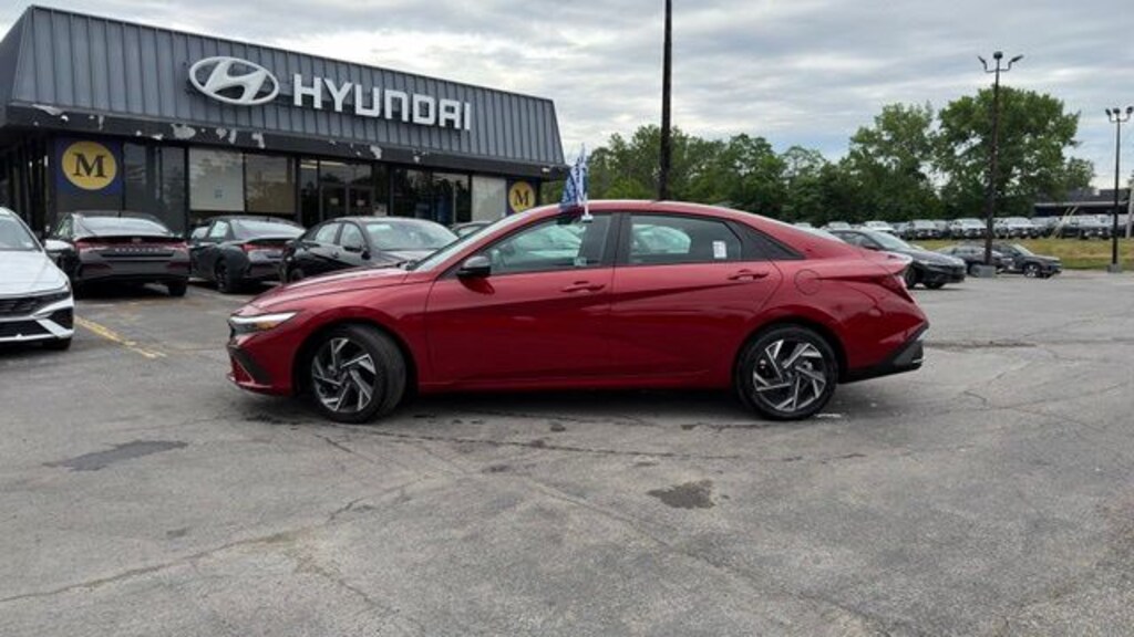 Certified 2025 Hyundai Elantra SEL Sport Sedan